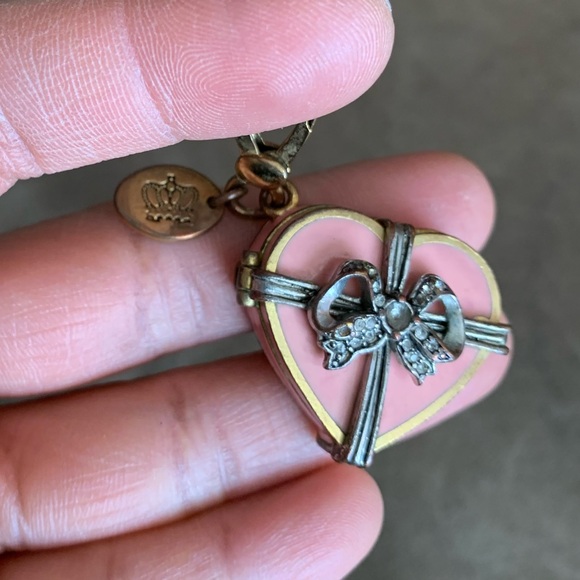 Retired Juicy Couture 2009 Limited Edition Valentine Box of Chocolates Charm - Picture 9 of 13